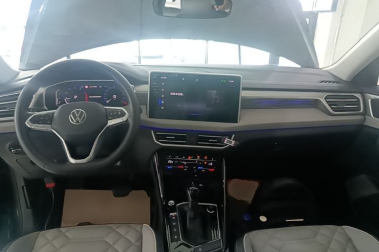 Used Volkswagen Tayron 2023 330TSI Two-Wheel-Drive R-Line High-Energy Version Center Console