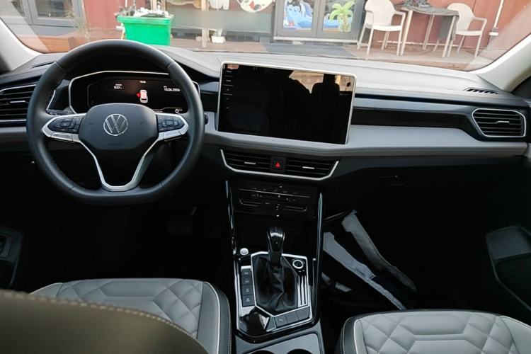 Used Volkswagen Tayron 2023 330TSI Two-Wheel-Drive Luxury Plus Advanced Version Center Console