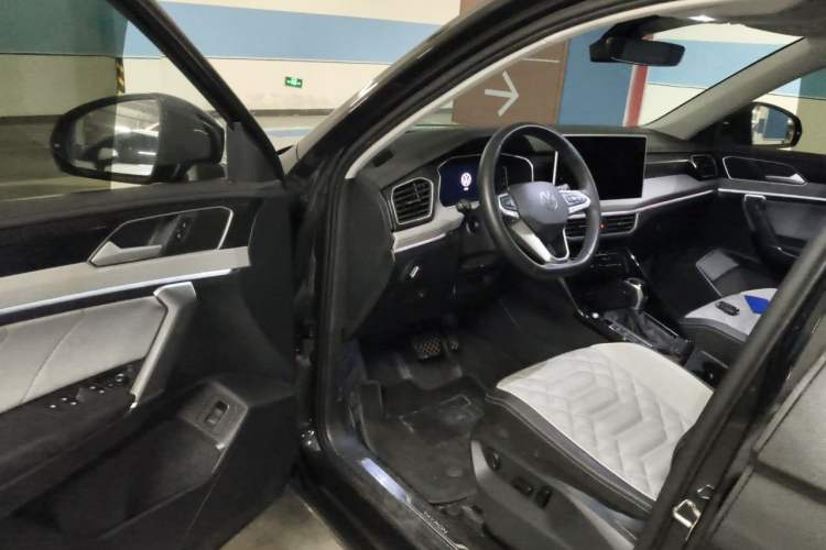 Used Volkswagen Tayron 2023 330TSI Two-Wheel-Drive Luxury Plus Advanced Version Driver Seat