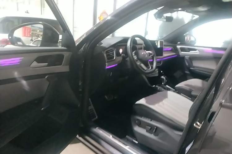 Used Volkswagen Tayron 2023 Revised Version 380TSI All-Wheel Drive R-Line Pro Smart Edition Driver Seat