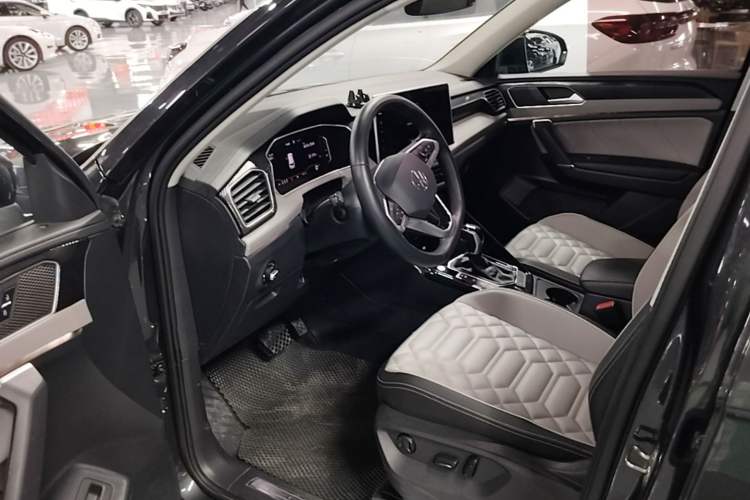 Used Volkswagen Tayron 2023 330TSI Two-Wheel-Drive Luxury Plus Advanced Version Driver Seat