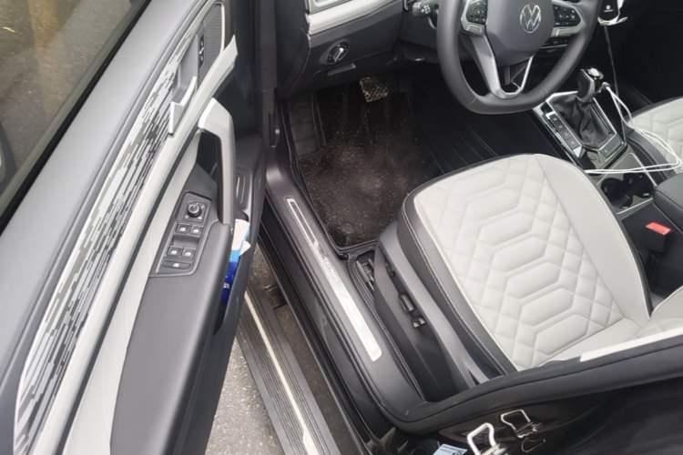Used Volkswagen Tayron 2023 330TSI Two-Wheel-Drive R-Line High-Energy Version Driver Seat