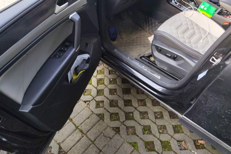 Used Volkswagen Tayron 2023 330TSI Two-Wheel-Drive Luxury Plus Advanced Version Driver Seat