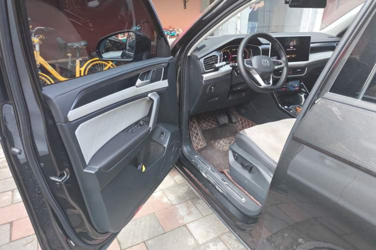 Used Volkswagen Tayron 2023 330TSI Two-Wheel-Drive Luxury Plus Advanced Version Driver Seat