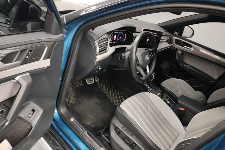 Used Volkswagen Tayron 2023 380TSI Four-Wheel Drive R-Line Pro Smart Edition Driver Seat