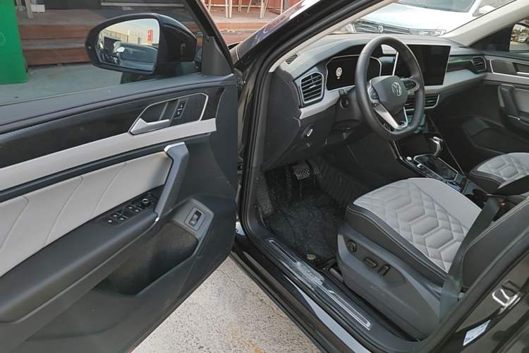 Used Volkswagen Tayron 2023 330TSI Two-Wheel-Drive Luxury Plus Advanced Version Driver Seat