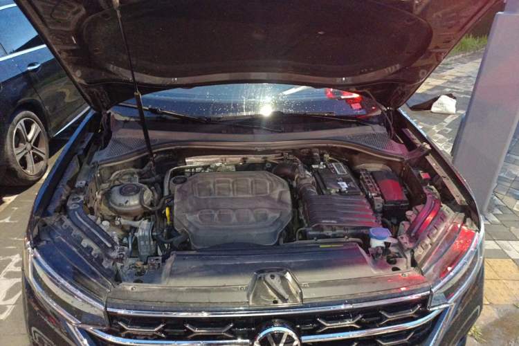 Used Volkswagen Tayron 2023 330TSI Two-Wheel-Drive Luxury Plus Advanced Version Engine Bay