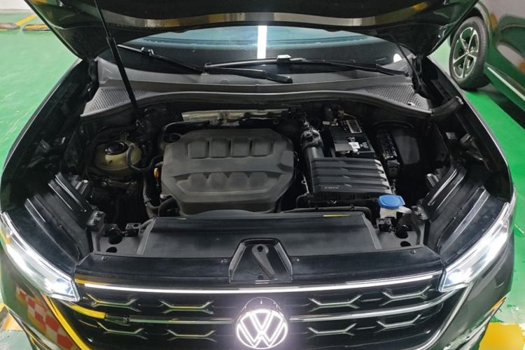 Used Volkswagen Tayron 2023 330TSI Two-Wheel-Drive R-Line High-Energy Version Engine Bay