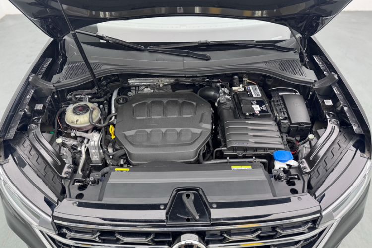 Used Volkswagen Tayron 2023 330TSI Two-Wheel-Drive Luxury Plus Advanced Version Engine Bay