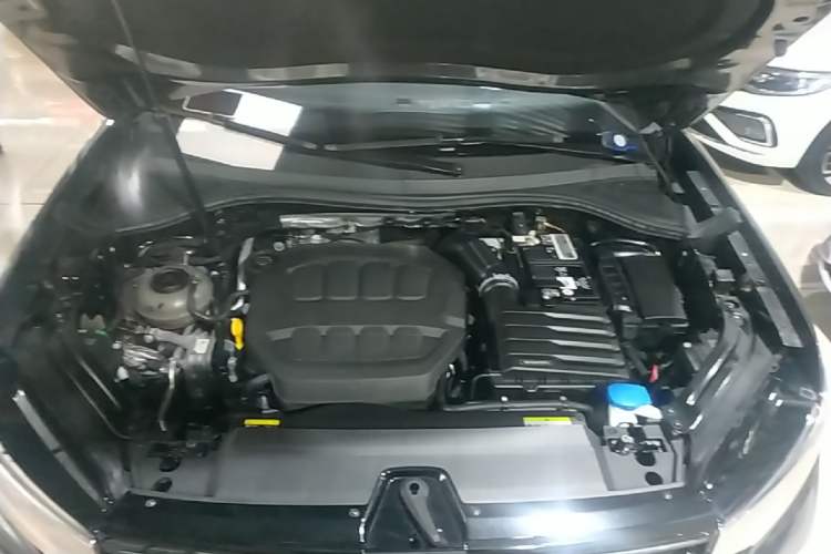 Used Volkswagen Tayron 2023 Revised Version 380TSI All-Wheel Drive R-Line Pro Smart Edition Engine Bay