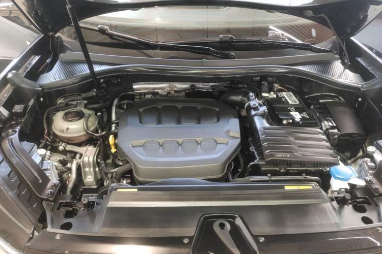 Used Volkswagen Tayron 2023 330TSI Two-Wheel-Drive Luxury Plus Advanced Version Engine Bay