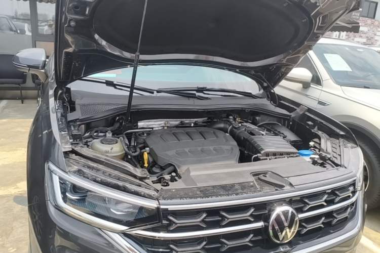 Used Volkswagen Tayron 2023 330TSI Two-Wheel-Drive Luxury Plus Advanced Version Engine Bay
