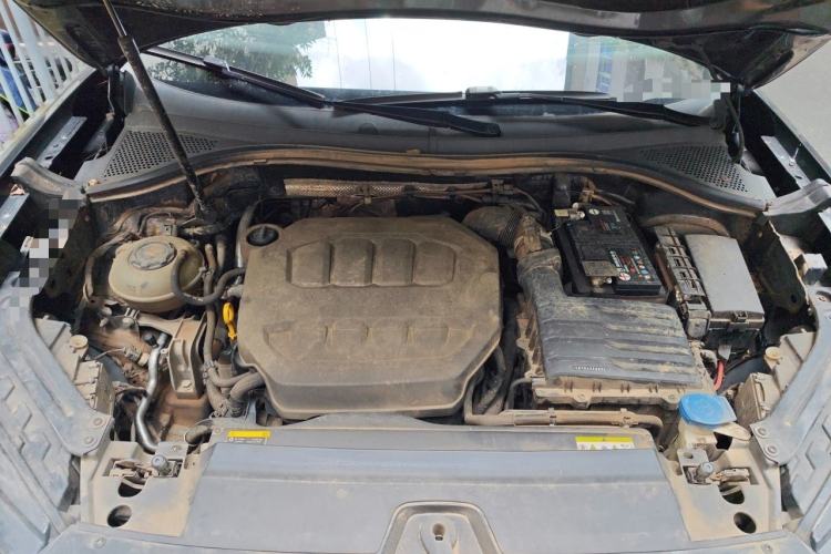 Used Volkswagen Tayron 2023 330TSI Two-Wheel-Drive Luxury Plus Advanced Version Engine Bay