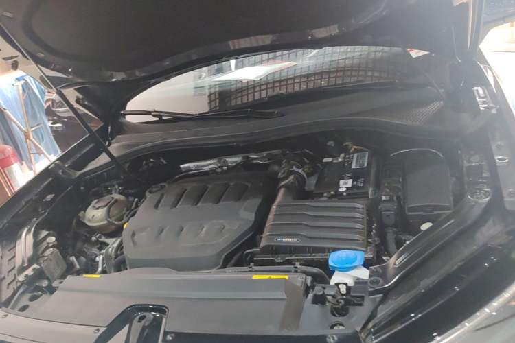 Used Volkswagen Tayron 2023 330TSI Two-Wheel-Drive Luxury Plus Advanced Version Engine Bay