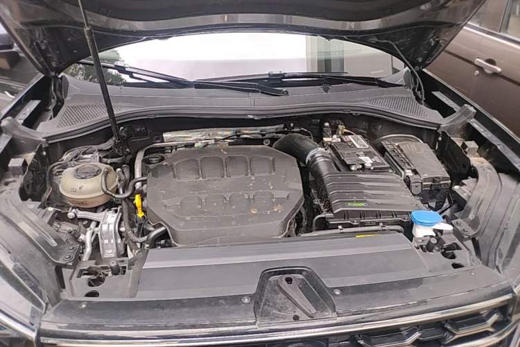 Used Volkswagen Tayron 2023 Revised Version 380TSI All-Wheel Drive R-Line Pro Smart Edition Engine Bay