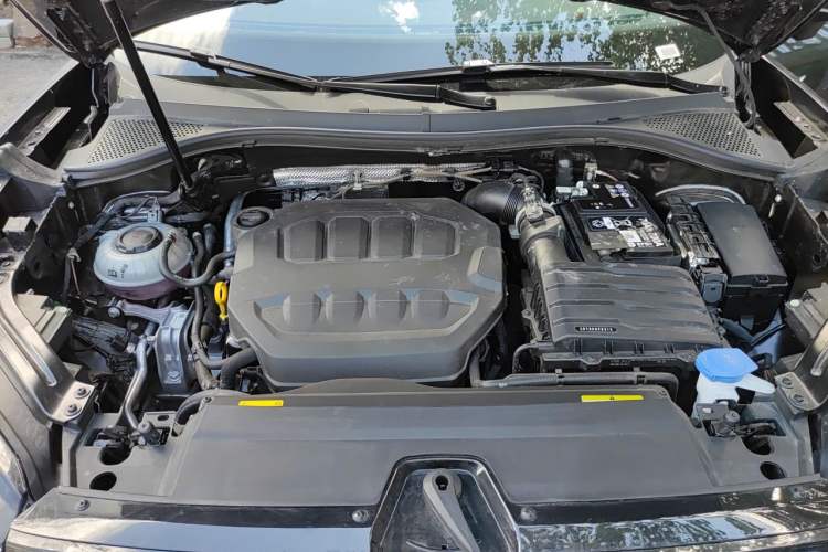 Used Volkswagen Tayron 2023 330TSI Two-Wheel-Drive R-Line High-Energy Version Engine Bay