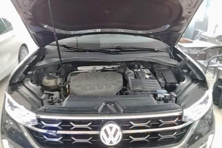Used Volkswagen Tayron 2023 330TSI Two-Wheel-Drive R-Line High-Energy Version Engine Bay