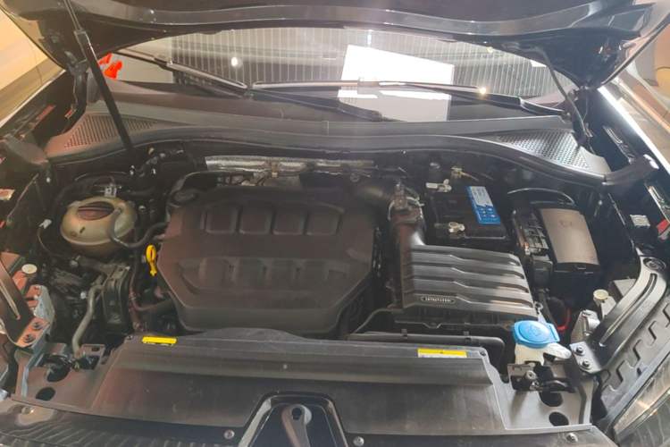 Used Volkswagen Tayron 2023 330TSI Two-Wheel-Drive Luxury Plus Advanced Version Engine Bay
