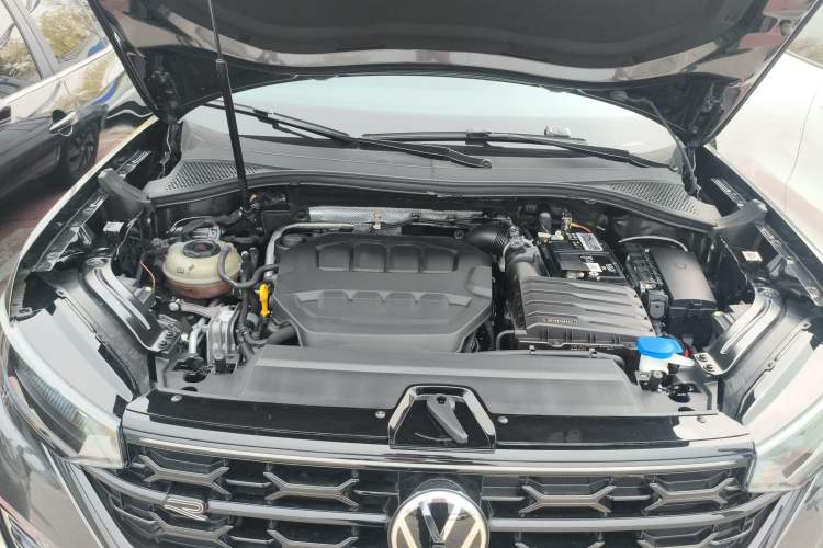 Used Volkswagen Tayron 2023 330TSI Two-Wheel-Drive R-Line High-Energy Version Engine Bay