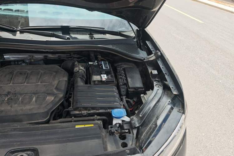 Used Volkswagen Tayron 2023 330TSI Two-Wheel-Drive R-Line High-Energy Version Engine Bay Left