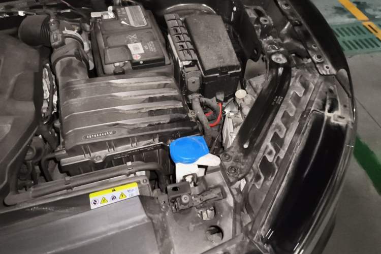 Used Volkswagen Tayron 2023 330TSI Two-Wheel-Drive Luxury Plus Advanced Version Engine Bay Left