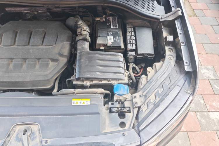 Used Volkswagen Tayron 2023 330TSI Two-Wheel-Drive Luxury Plus Advanced Version Engine Bay Left