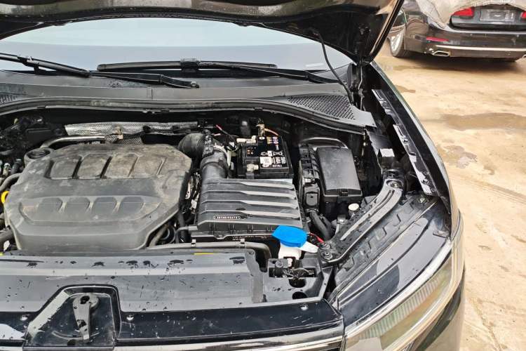 Used Volkswagen Tayron 2023 330TSI Two-Wheel-Drive Luxury Plus Advanced Version Engine Bay Left