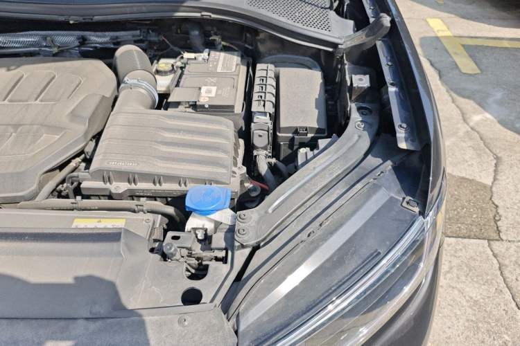 Used Volkswagen Tayron 2023 Revised Version 380TSI All-Wheel Drive R-Line High-Energy Edition Engine Bay Left