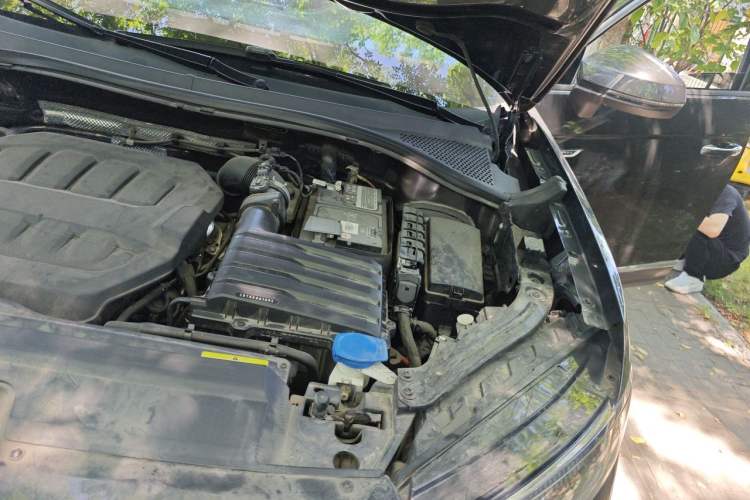 Used Volkswagen Tayron 2023 330TSI Two-Wheel-Drive Luxury Plus Advanced Version Engine Bay Left