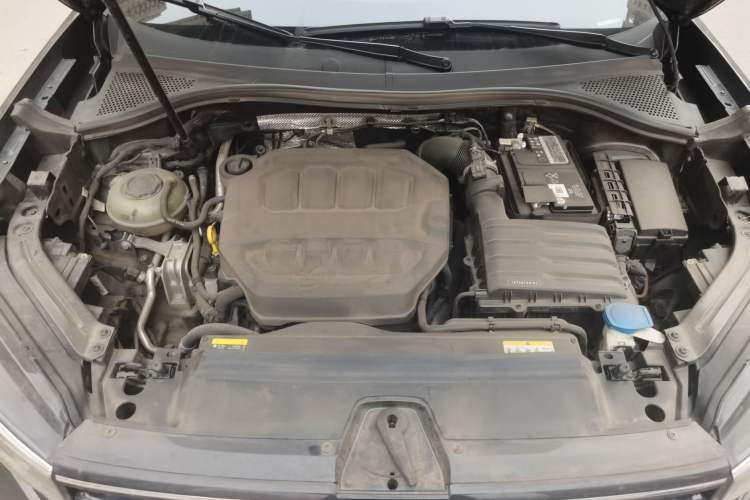 Used Volkswagen Tayron 2023 330TSI Two-Wheel-Drive R-Line High-Energy Version Engine Bay