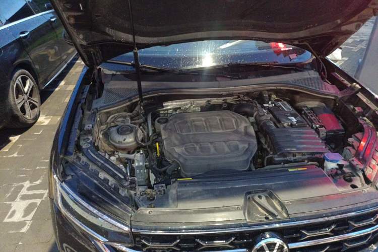 Used Volkswagen Tayron 2023 330TSI Two-Wheel-Drive Luxury Plus Advanced Version Engine Bay Right