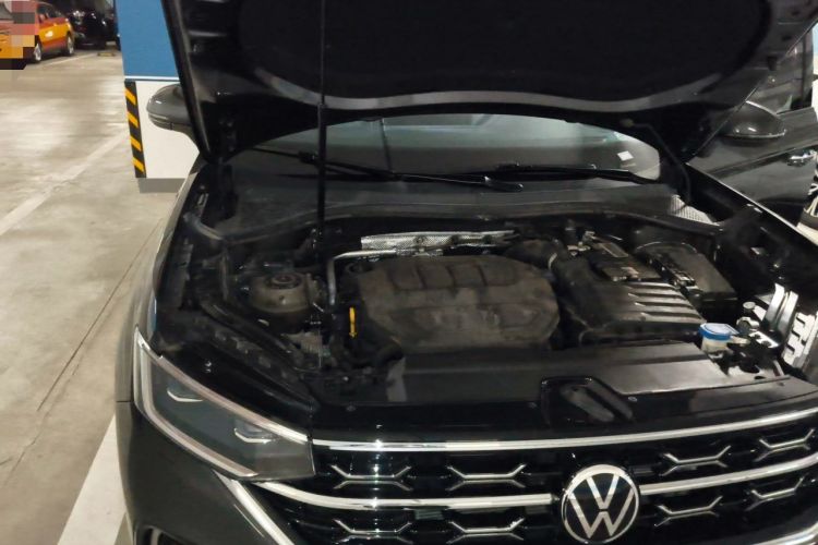 Used Volkswagen Tayron 2023 330TSI Two-Wheel-Drive Luxury Plus Advanced Version Engine Bay Right