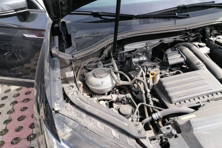 Used Volkswagen Tayron 2023 280TSI Two-Wheel-Drive Luxury Plus Advanced Version Engine Bay Right