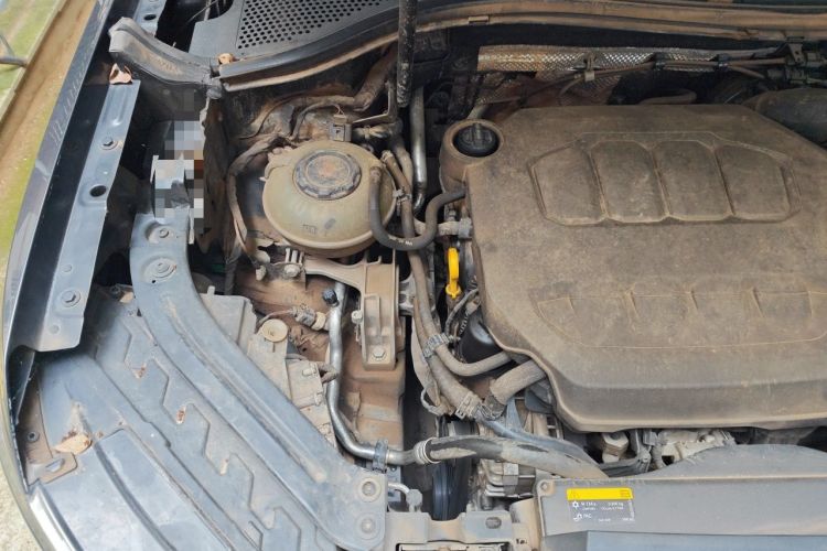 Used Volkswagen Tayron 2023 330TSI Two-Wheel-Drive Luxury Plus Advanced Version Engine Bay Right