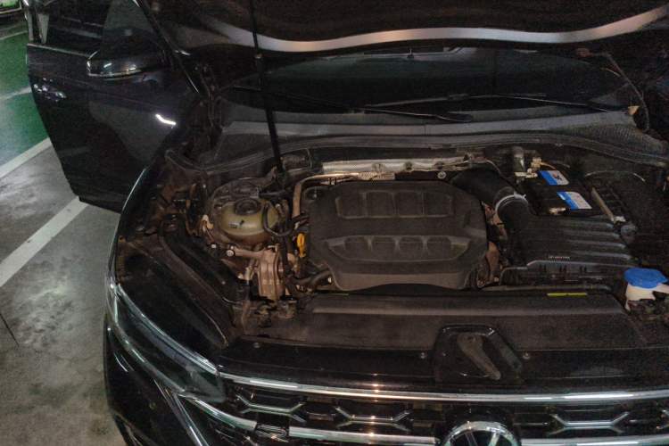 Used Volkswagen Tayron 2023 Revised Version 380TSI All-Wheel Drive R-Line High-Energy Edition Engine Bay Right
