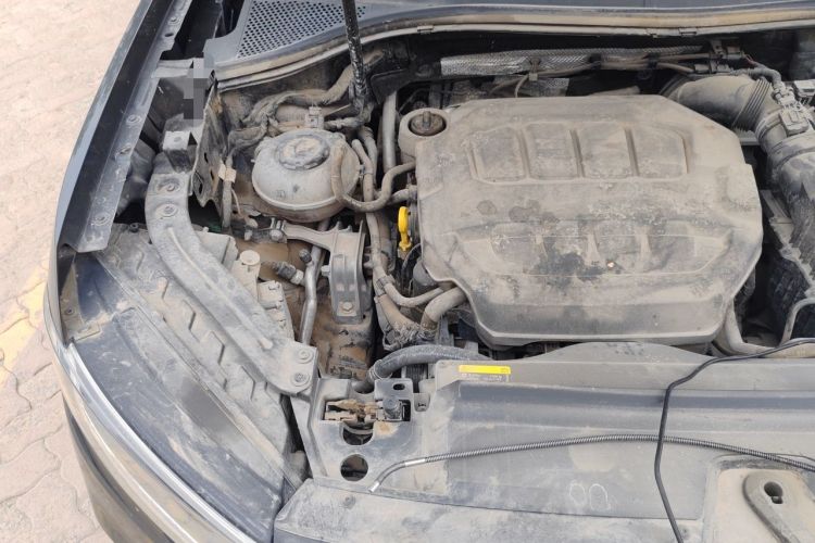 Used Volkswagen Tayron 2023 330TSI Two-Wheel-Drive Luxury Plus Advanced Version Engine Bay Right