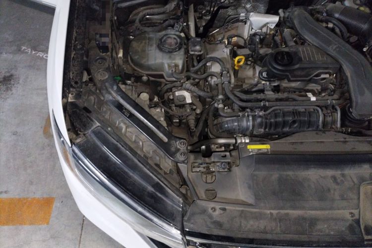 Used Volkswagen Tayron 2023 300TSI Two-Wheel-Drive Luxury Plus Advanced Edition Engine Bay Right