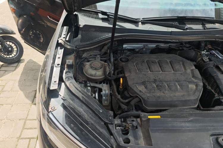 Used Volkswagen Tayron 2023 330TSI Two-Wheel-Drive R-Line High-Energy Version Engine Bay Right