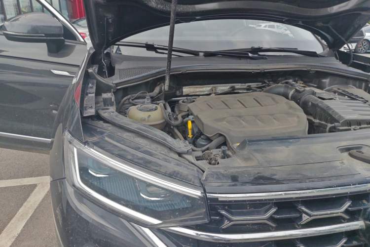 Used Volkswagen Tayron 2023 330TSI Two-Wheel-Drive Luxury Plus Advanced Version Engine Bay Right