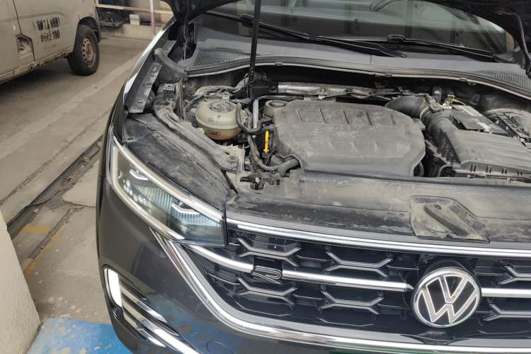 Used Volkswagen Tayron 2023 330TSI Two-Wheel-Drive R-Line High-Energy Version Engine Bay Right