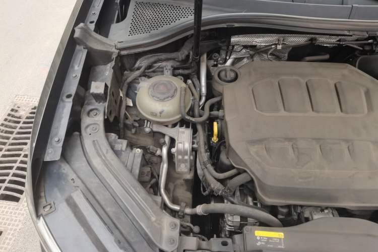Used Volkswagen Tayron 2023 330TSI Two-Wheel-Drive R-Line High-Energy Version Engine Bay Right