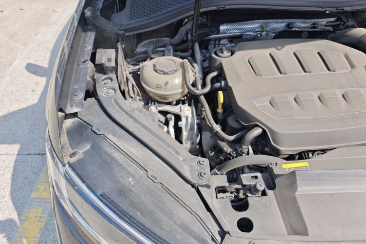 Used Volkswagen Tayron 2023 Revised Version 380TSI All-Wheel Drive R-Line High-Energy Edition Engine Bay Right