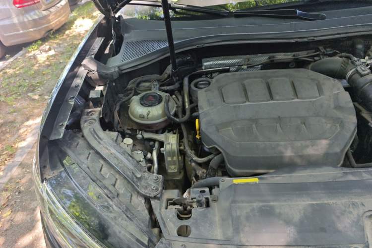 Used Volkswagen Tayron 2023 330TSI Two-Wheel-Drive Luxury Plus Advanced Version Engine Bay Right
