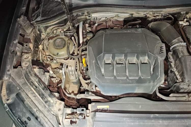 Used Volkswagen Tayron 2023 380TSI Four-Wheel Drive R-Line Pro Smart Edition Engine Bay Right