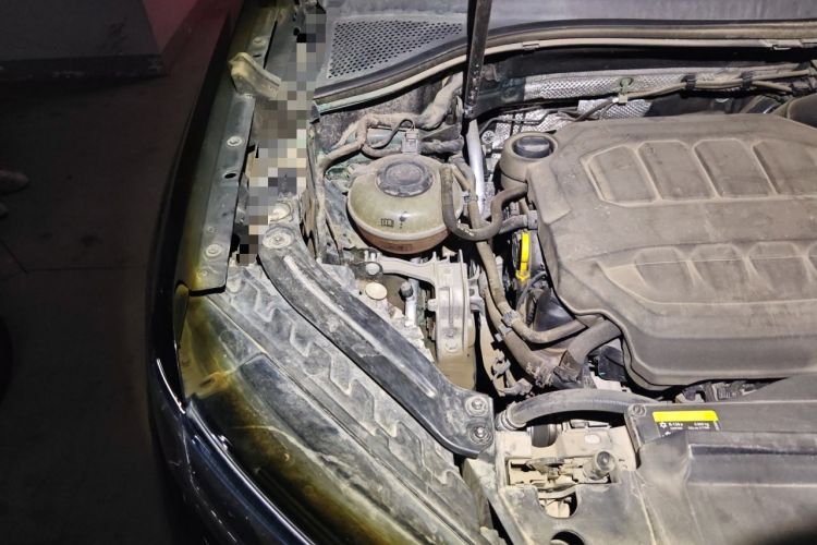 Used Volkswagen Tayron 2023 330TSI Two-Wheel-Drive Luxury Plus Advanced Version Engine Bay Right