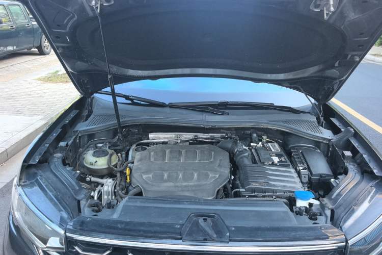 Used Volkswagen Tayron 2023 330TSI Two-Wheel-Drive R-Line High-Energy Version Engine Bay