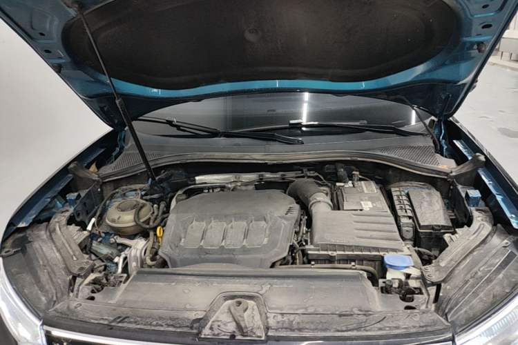 Used Volkswagen Tayron 2023 380TSI Four-Wheel Drive R-Line Pro Smart Edition Engine Bay