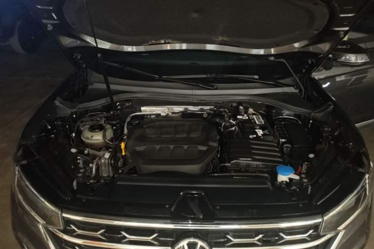 Used Volkswagen Tayron 2023 330TSI Two-Wheel-Drive Luxury Plus Advanced Version Engine Bay