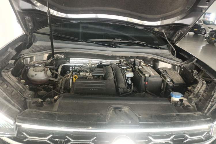 Used Volkswagen Tayron 2023 280TSI Two-Wheel-Drive Luxury Plus Advanced Version Engine Bay