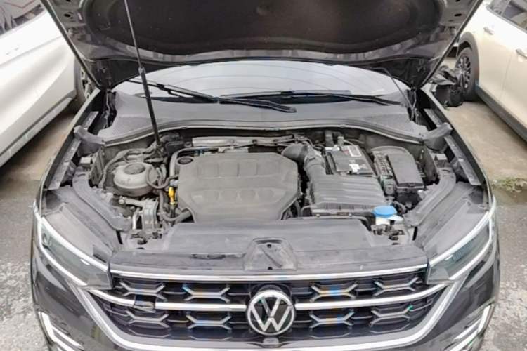 Used Volkswagen Tayron 2023 330TSI Two-Wheel-Drive R-Line High-Energy Version Engine Bay